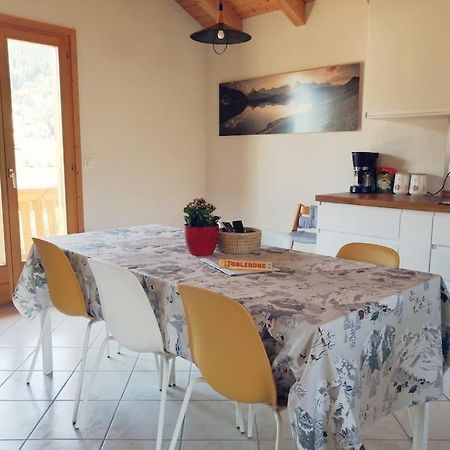 שארמיי Confortable Chalet Avec Magnifique Vue En Gruyere. מראה חיצוני תמונה