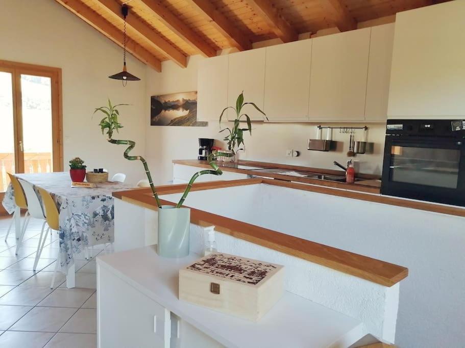 שארמיי Confortable Chalet Avec Magnifique Vue En Gruyere. מראה חיצוני תמונה