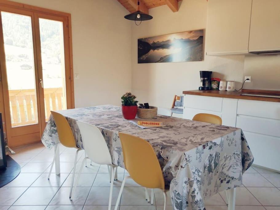 שארמיי Confortable Chalet Avec Magnifique Vue En Gruyere. מראה חיצוני תמונה